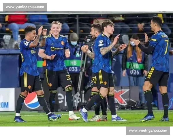 停赛风波引发球队阵容调整与赛季战略深度解析